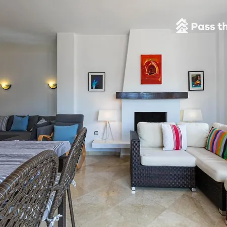 Pass The Keys Amplio Departamento En * Marbella